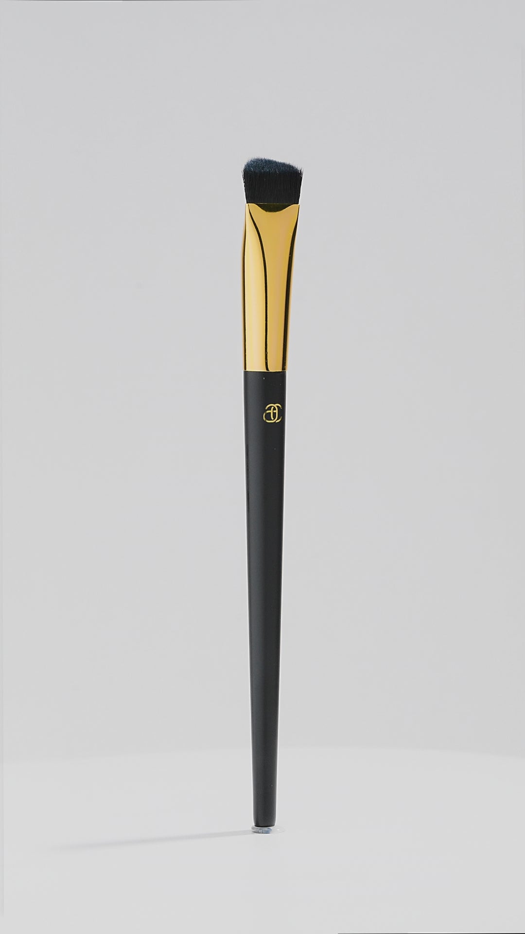 Pensula CONCEALER 06 Black